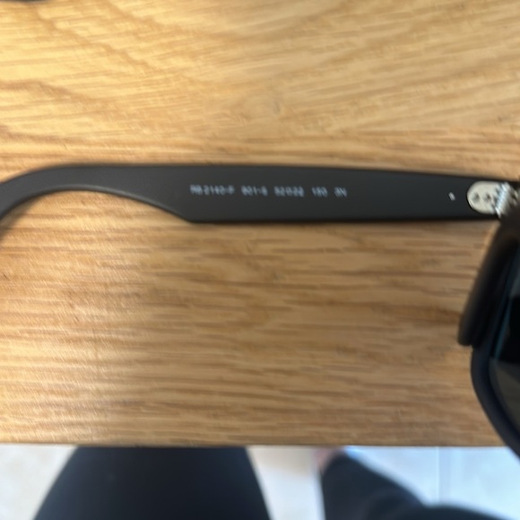NWT RayBan Wayfarer sunglasses - Picture 4 of 5